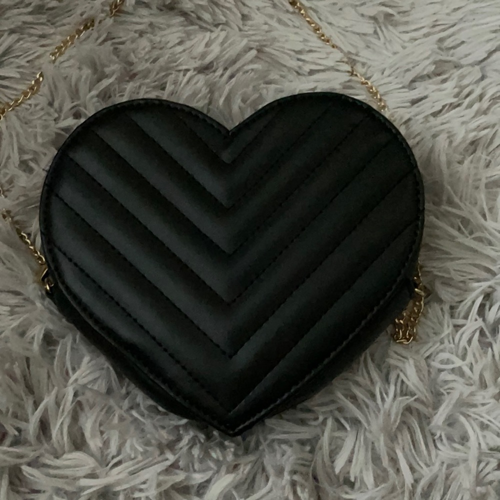 Black heart crossbody purse
